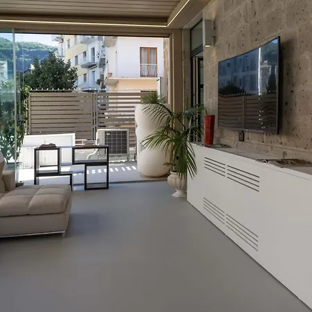 - Diamond De Luxe Apartament *
